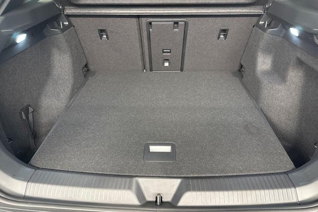VOLKSWAGEN ID.4 Photo 12
