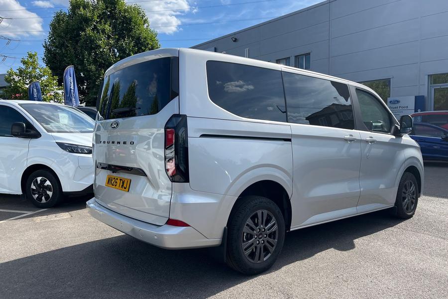 Ford TOURNEO CUSTOM Photo autoimg-1910b0b364b4a6d20ac2301ad69456fff1237c7e.jpg