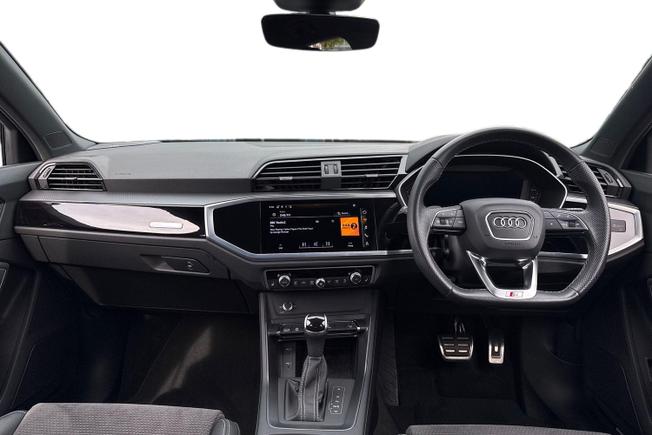 AUDI Q3 Photo 10