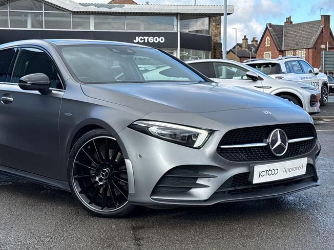 MERCEDES-BENZ A Class Photo 22