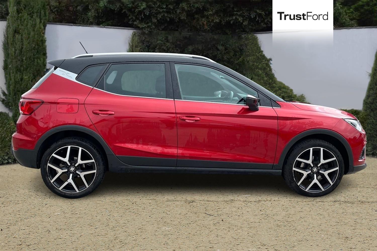 SEAT ARONA Photo 2