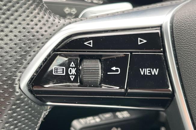 AUDI A6 Saloon Photo 16