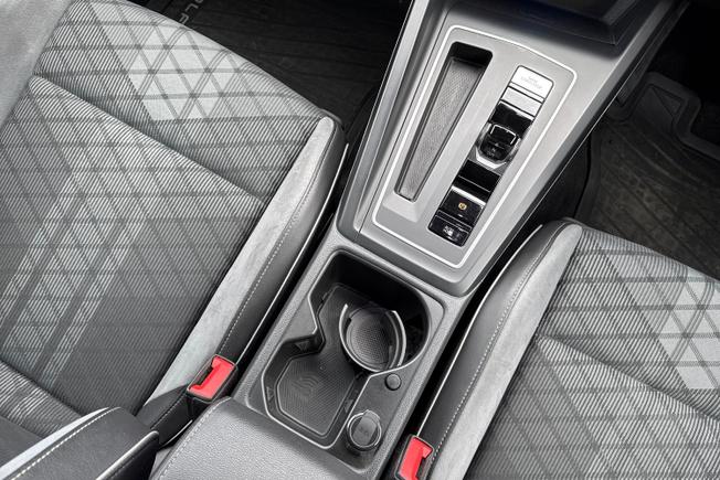 Volkswagen Golf Photo 24