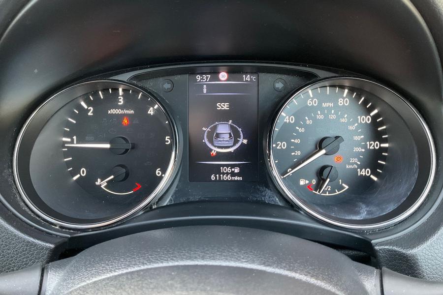 Nissan X-TRAIL Photo autoimg-191f424ffc9317615c510305911c204f7c17fd1f.jpg