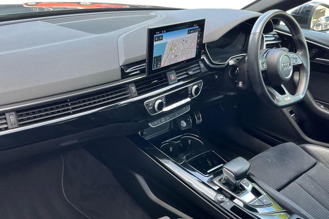 AUDI A4 Photo 2