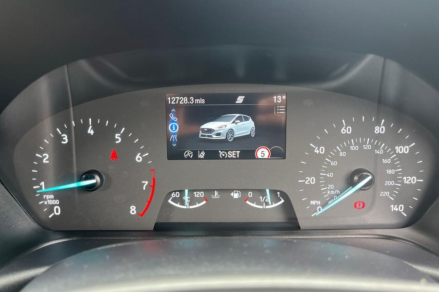 Ford Fiesta Photo autoimg-1923684206c6fd7a0d5d42e5a24d6711dfa40d6a.jpg