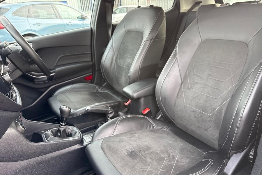 Ford FIESTA Photo autoimg-1925e6a9ae774f883dfa3057d31512595d7135c4.jpg