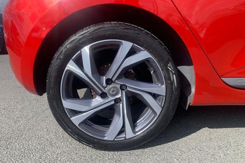 Renault CLIO Photo autoimg-1926c6a8be6c688aacdd7b765c9c66bb14531209.jpg