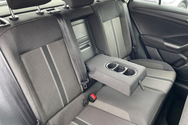 Volkswagen T-Roc Photo 36