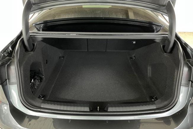 Audi A6 Saloon Photo 13