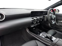 MERCEDES-BENZ A Class Photo 2