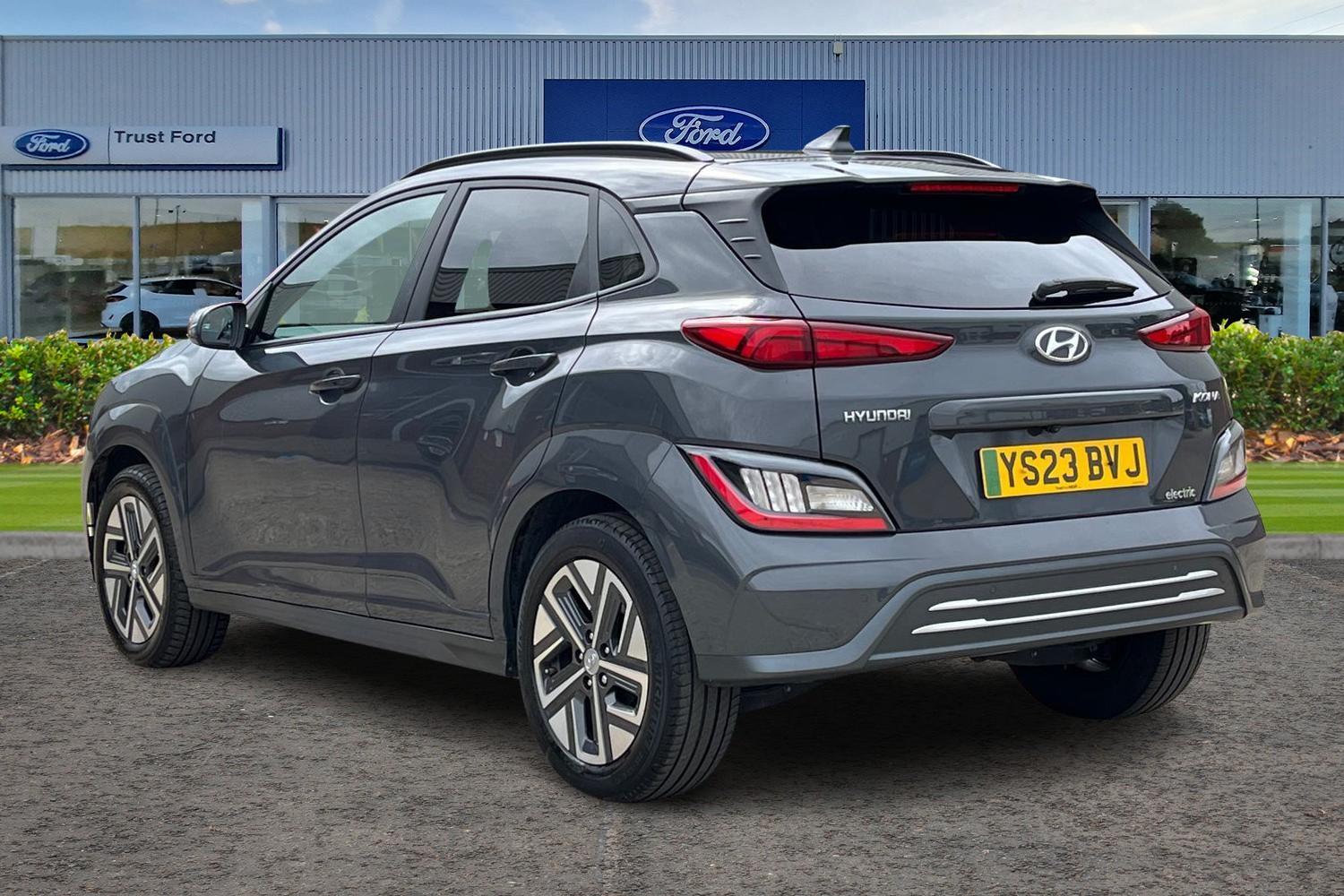Hyundai KONA Photo 1
