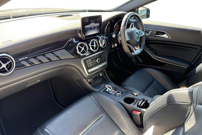 MERCEDES-BENZ Gla Photo 2