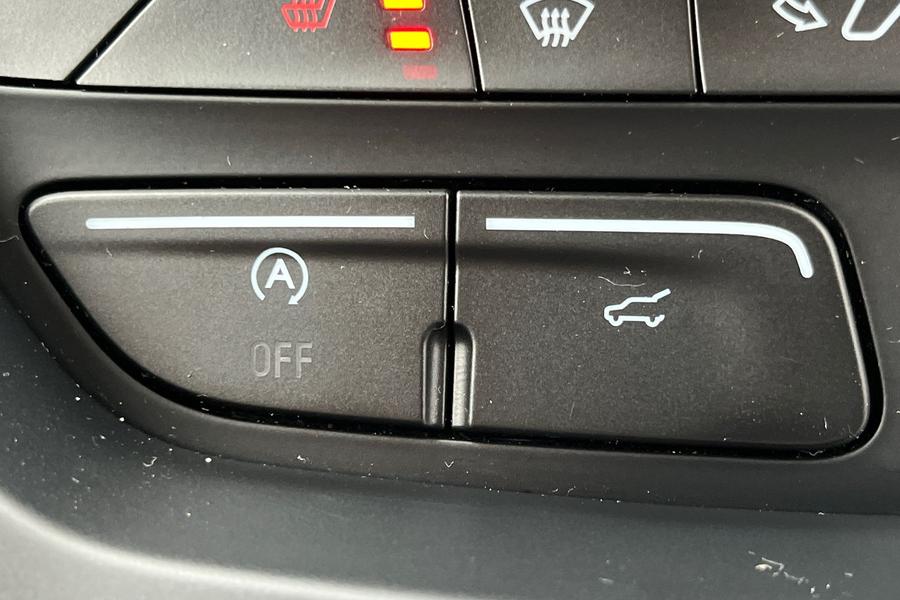 Ford Kuga Photo autoimg-193343c0af63d81868e20b35cf8f51c9db2d243e.jpg