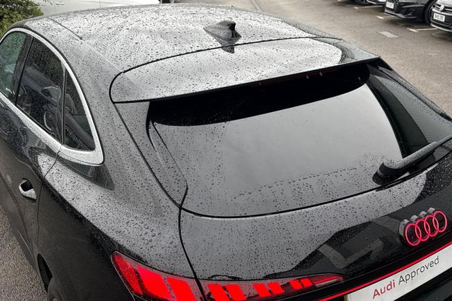 AUDI Q3 Photo 24