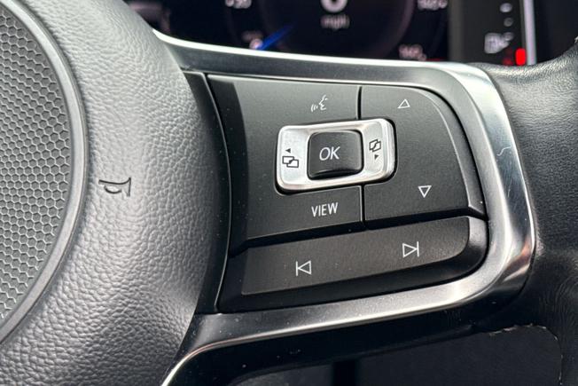 VOLKSWAGEN Tiguan Photo 17