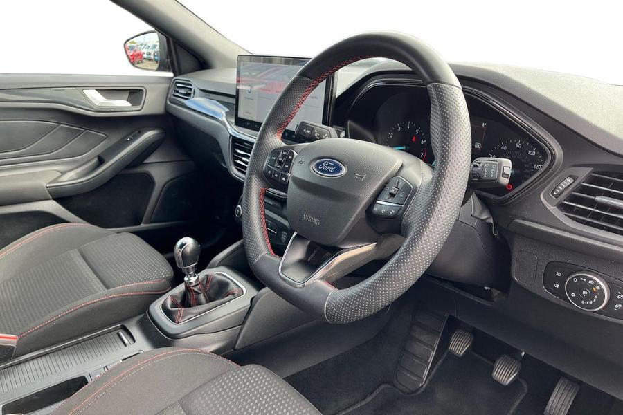Ford Focus Photo autoimg-193e1d2966c62c49b75b5249a89edcfb03e0bc1a.jpg