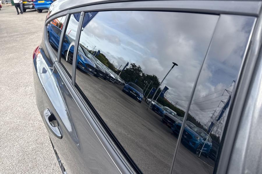 Ford FOCUS Photo autoimg-193e975e73ee0b45472326b74eb35c8011f228b7.jpg