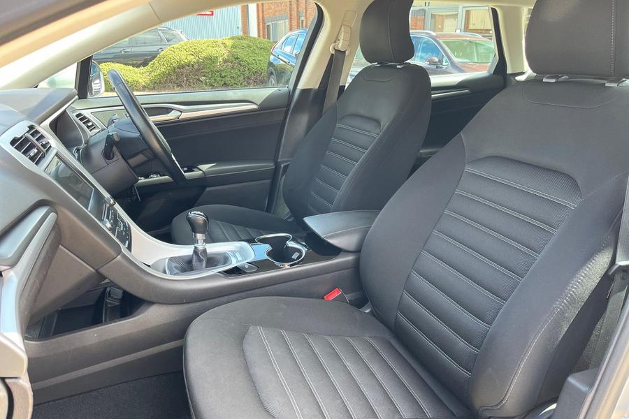 Ford MONDEO Photo autoimg-19416571068314db1d4eb36c0521ecec7a54bb48.jpg