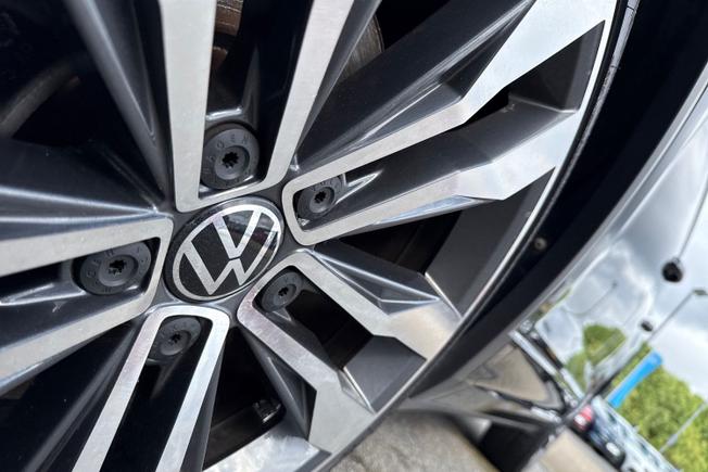 Volkswagen T-Roc Photo 23