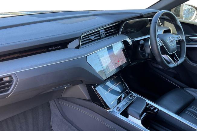 AUDI Q8 E-Tron Photo 2