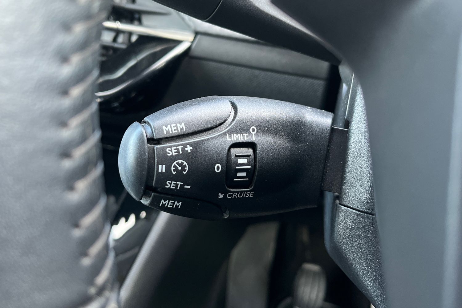 Peugeot 208 Photo 37