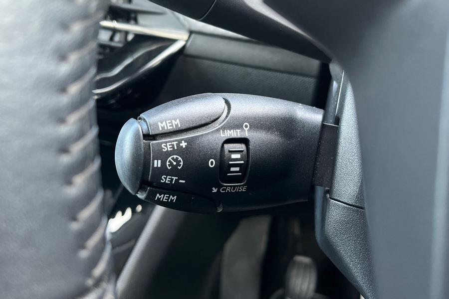 Peugeot 208 Photo autoimg-1945463165f3bbbf385dc47b477e1545027aa08e.jpg