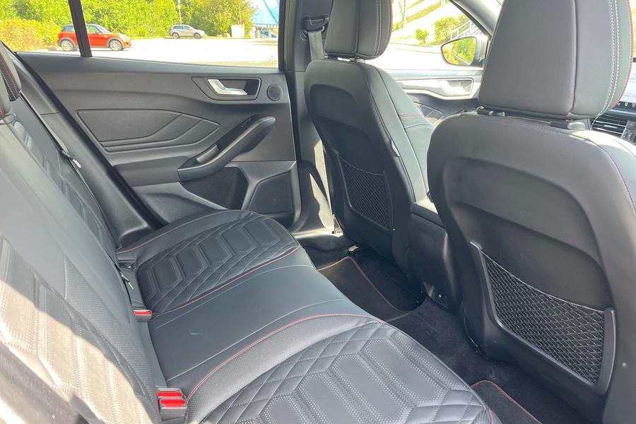 Ford Focus Photo autoimg-194ec46ad8c55381608a471926f4acb5fbb262c5.jpg