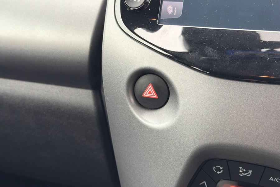 Toyota AYGO Photo autoimg-1952d91c2cc266ea49f441a0833f01abb126a076.jpg