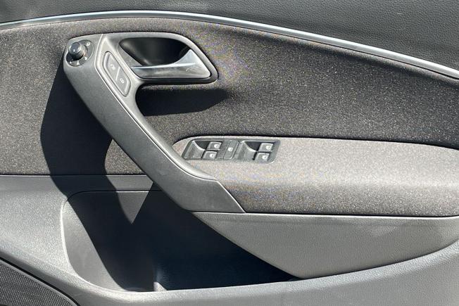 VOLKSWAGEN Polo Photo 22