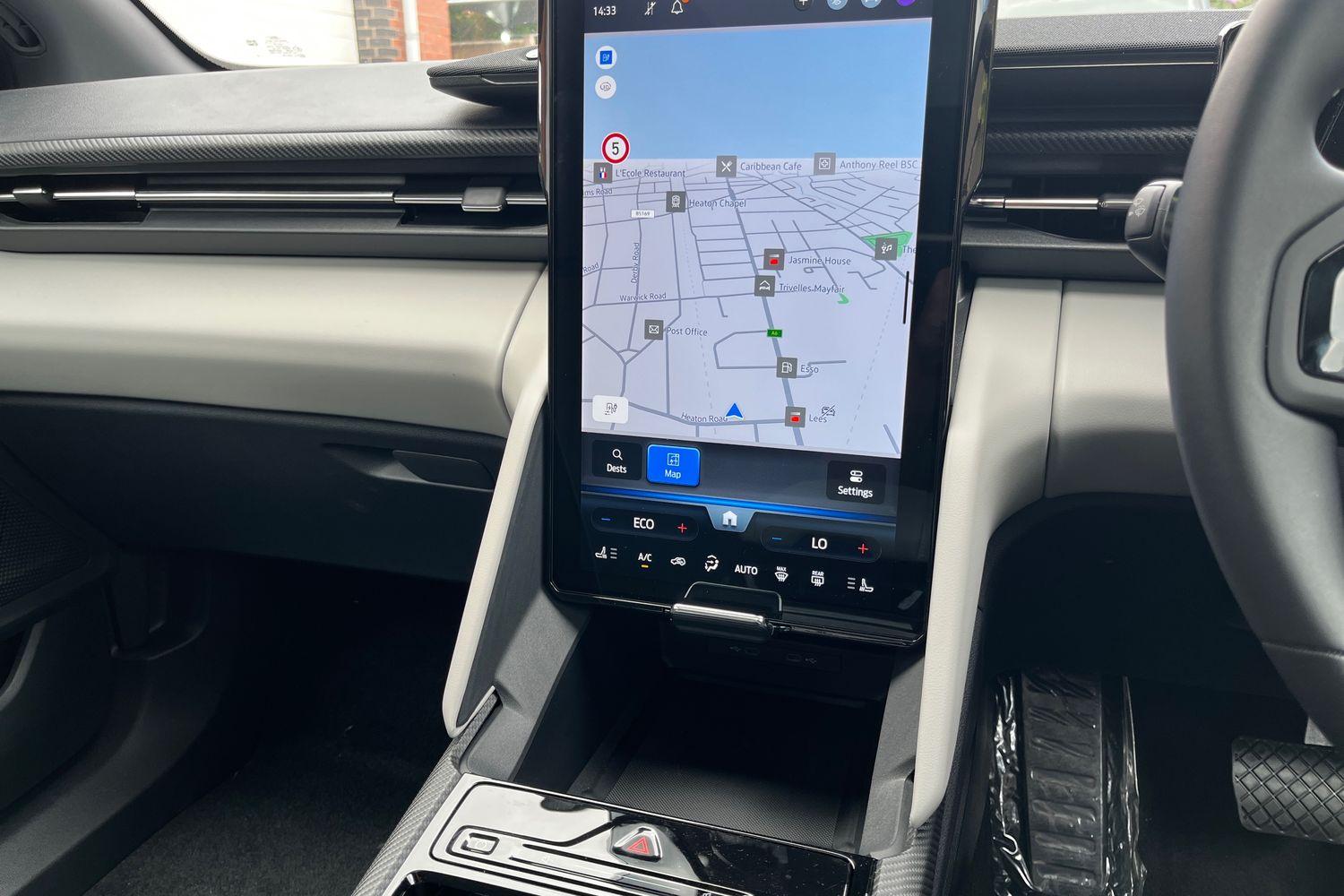 Ford EXPLORER Photo 21