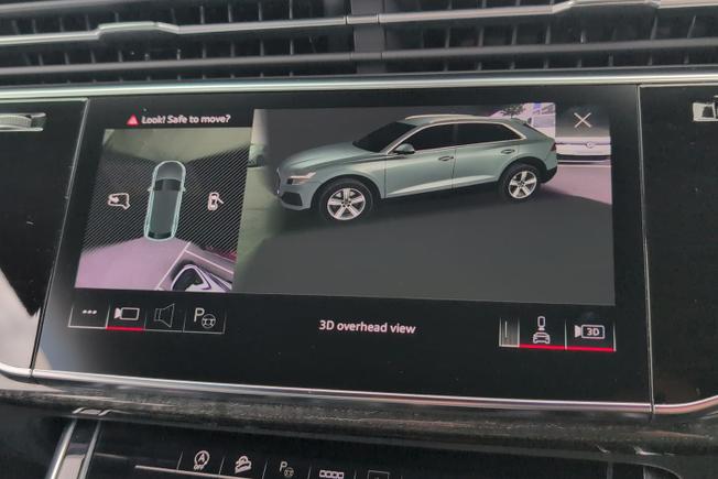 AUDI Q8 Photo 28