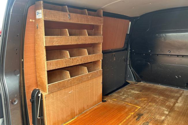 VOLKSWAGEN Transporter Photo 50