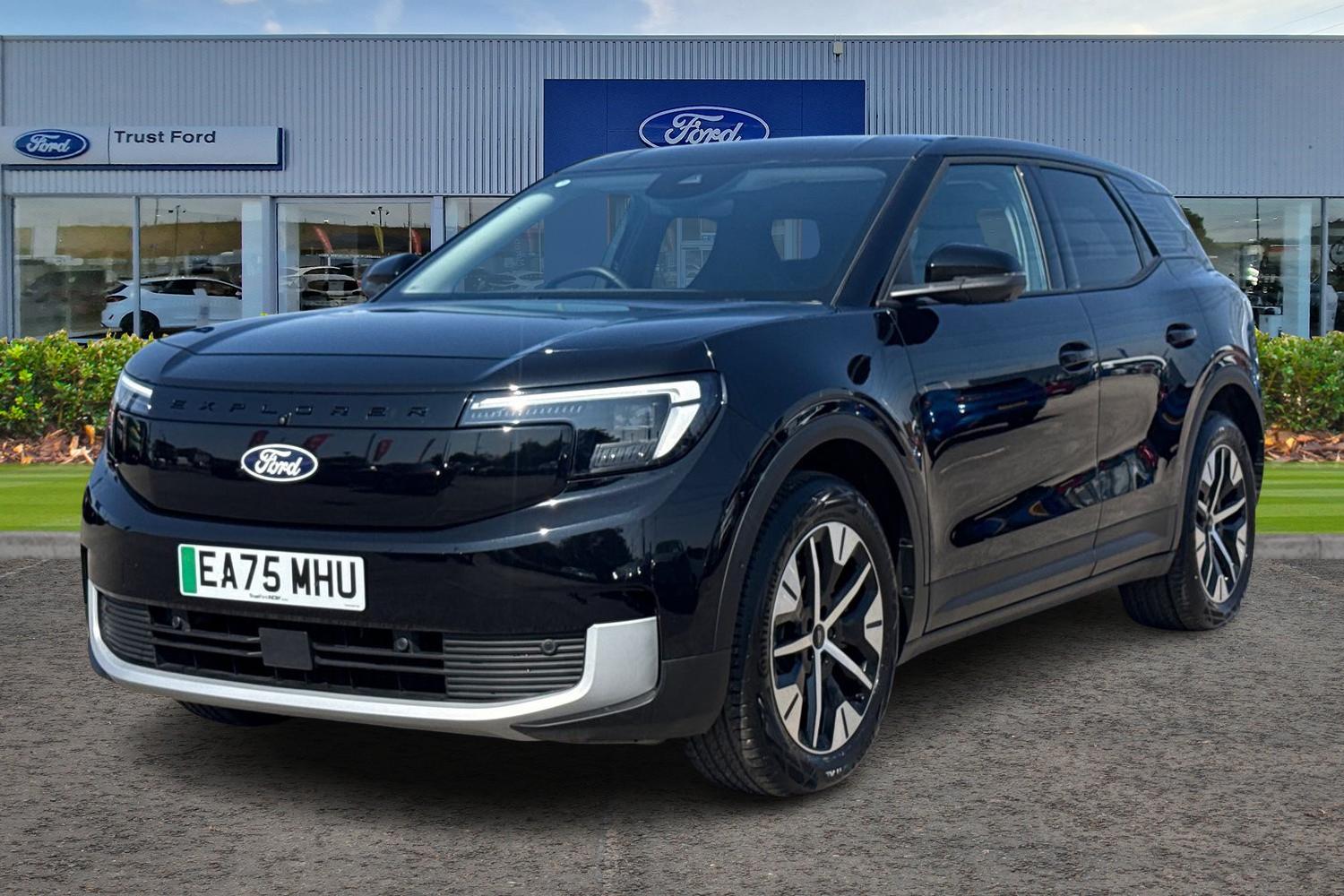 Ford EXPLORER Photo 4