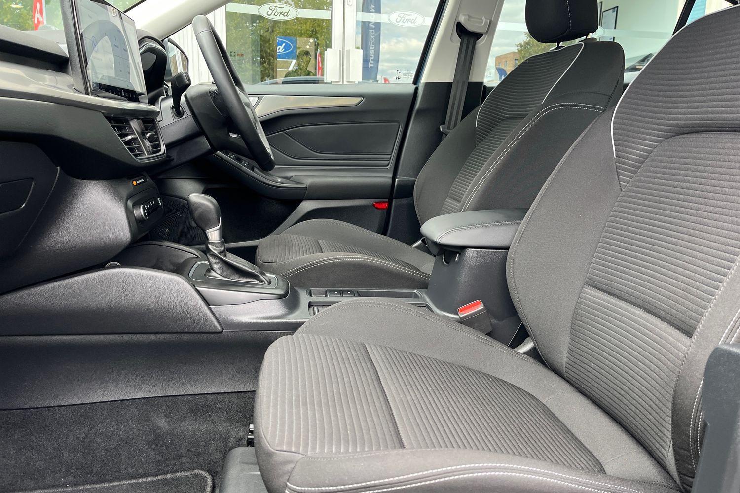 Ford FOCUS Photo 18