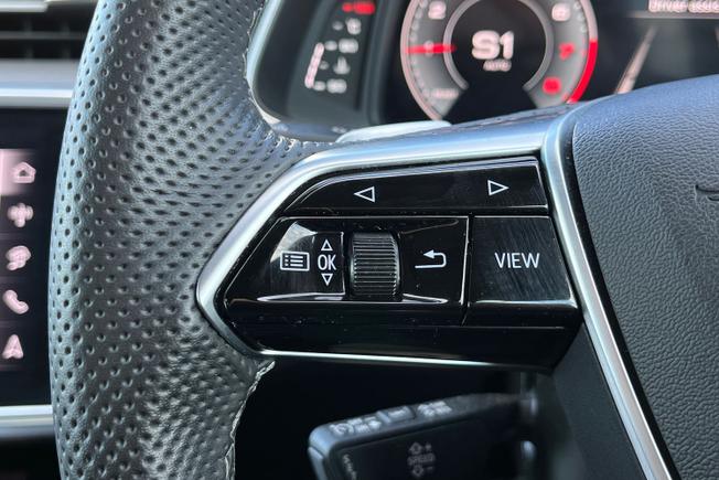 AUDI A6 Avant Photo 16