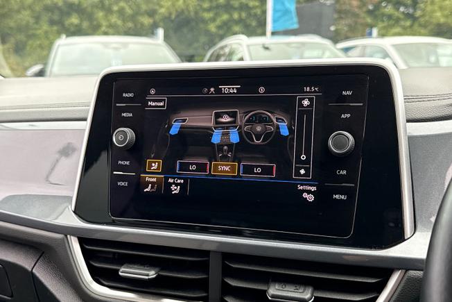 Volkswagen T-Roc Photo 34