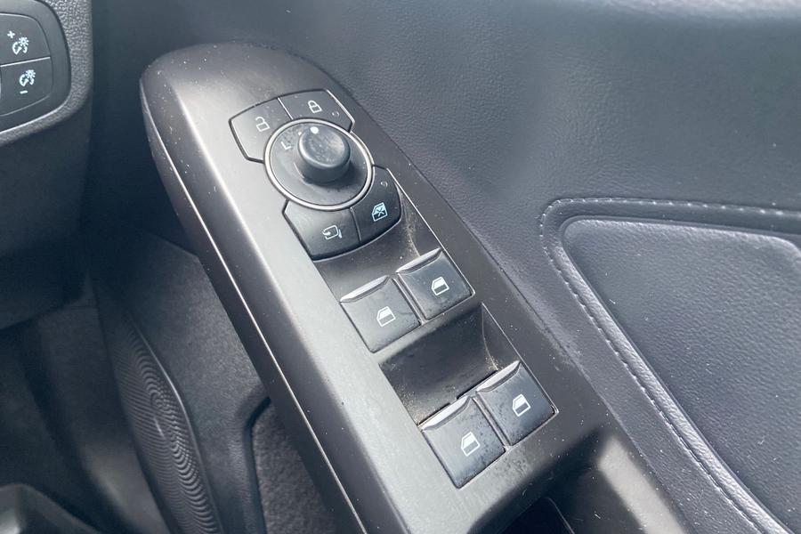 Ford FOCUS Photo autoimg-196d983b2a797e15cf09dc9bb72dbd1c69d3918c.jpg