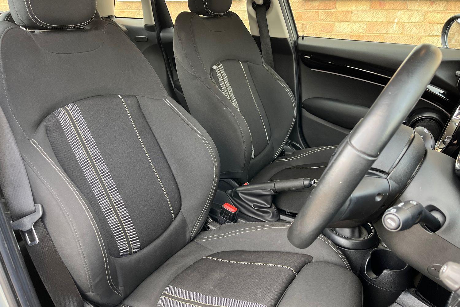 MINI HATCHBACK Photo 16