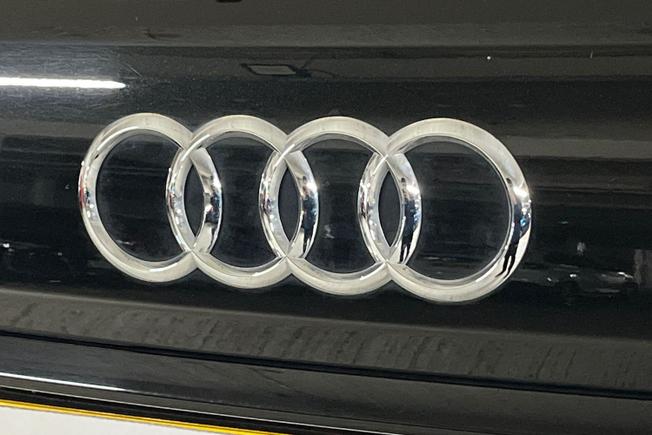 AUDI Q7 Photo 35