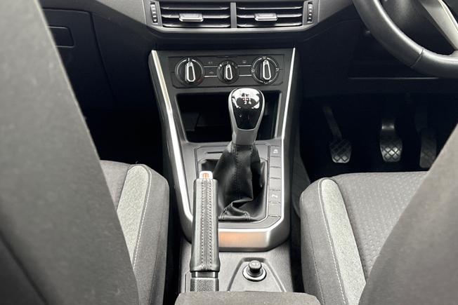 VOLKSWAGEN Polo Photo 24