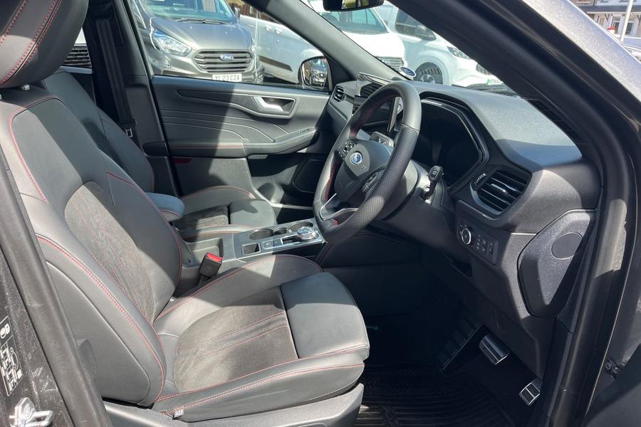 Ford Ford Kuga Estate 2.5 PHEV ST-Line 5dr CVT Photo autoimg-197ad3b46f9c51b2578190cc9eeb49d639ad46e2.jpg