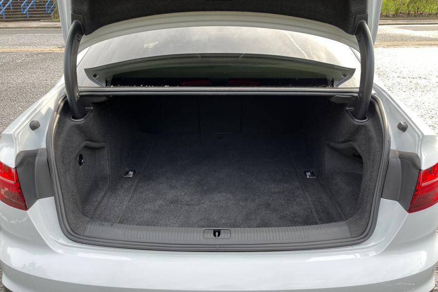 Audi A4 Photo autoimg-197af9cace52e18623dfbaf176b6edb8d4fc48a8.jpg