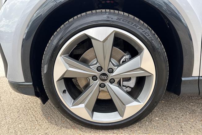 Audi Q4 Photo 56