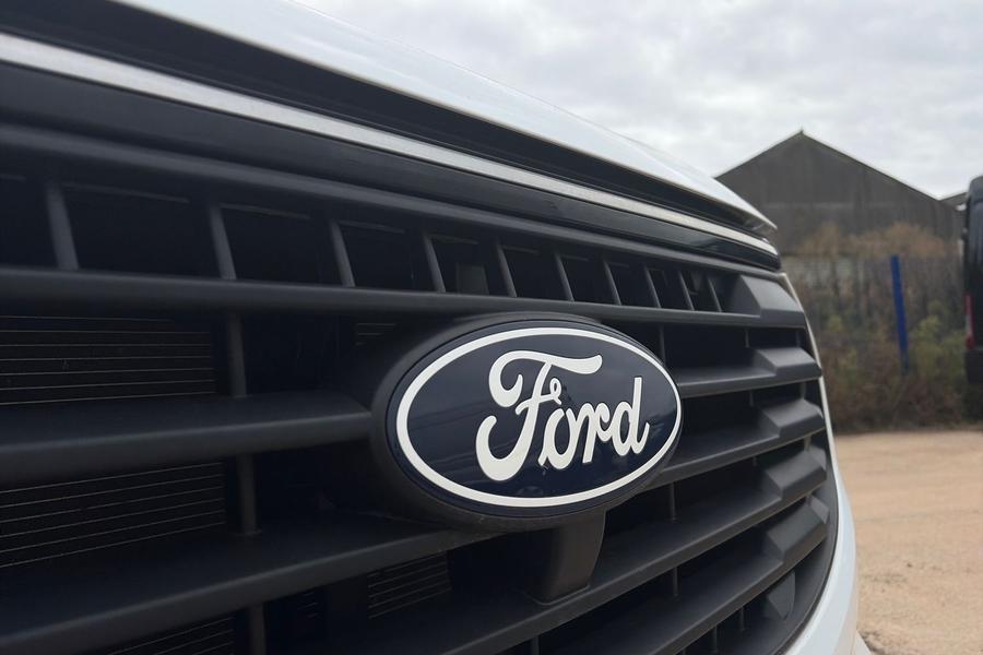 Ford TRANSIT CUSTOM Photo autoimg-197f5ca97007146af286348dce4cc4da6a3e7ea2.jpg