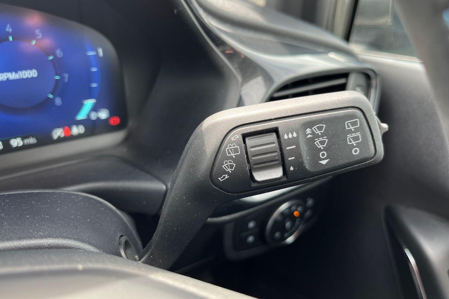 Ford FIESTA Photo 14