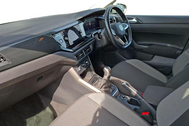 VOLKSWAGEN Polo Photo 2