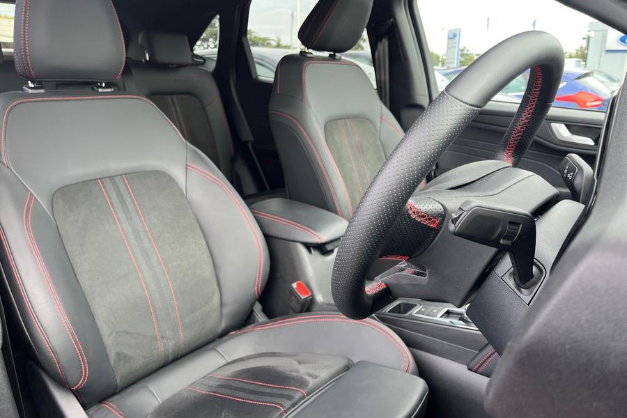 Ford KUGA Photo autoimg-198cb56649428001625d95c4c1d3b04869c61986.jpg