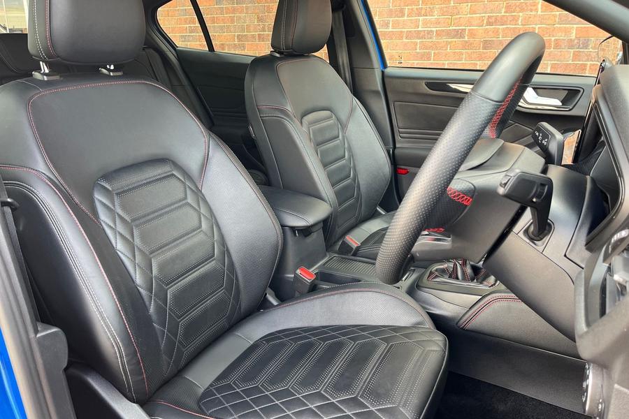 Ford Focus Photo autoimg-1992bb86ba64ff7797fec9778811f8bc66b22dff.jpg