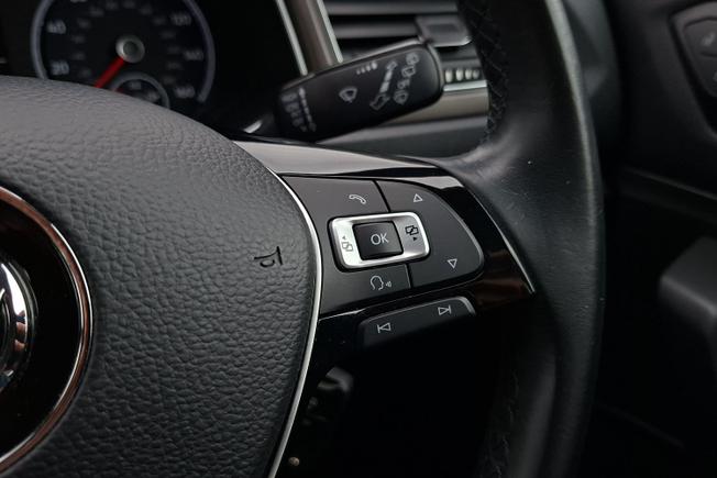 VOLKSWAGEN T-Roc Photo 17